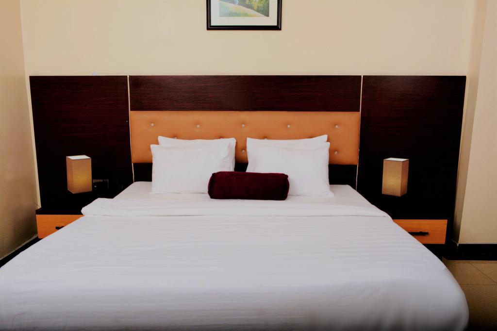 Sweet Spirit Hotel And Suites Danag - פורט הרקורט מראה חיצוני תמונה