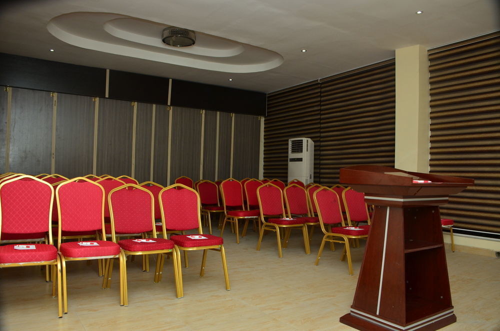Sweet Spirit Hotel And Suites Danag - פורט הרקורט מראה חיצוני תמונה