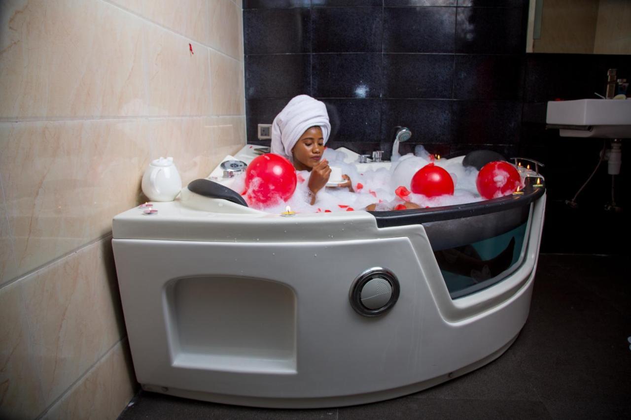 Sweet Spirit Hotel And Suites Danag - פורט הרקורט מראה חיצוני תמונה